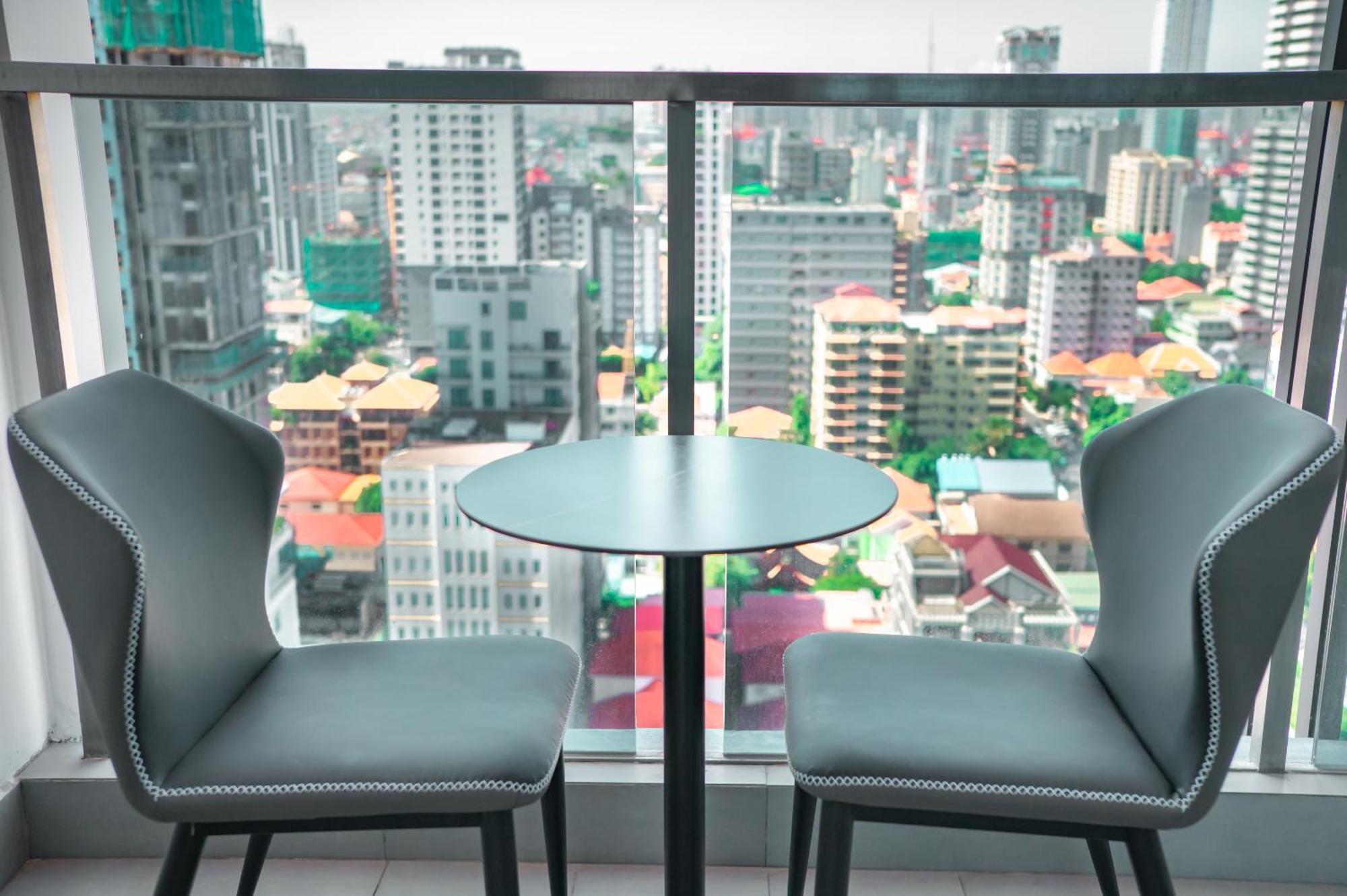 Hotel Serviced Apartments Top One Infinity Pool With View Of 360 Degree Phnom Penh Luaran gambar